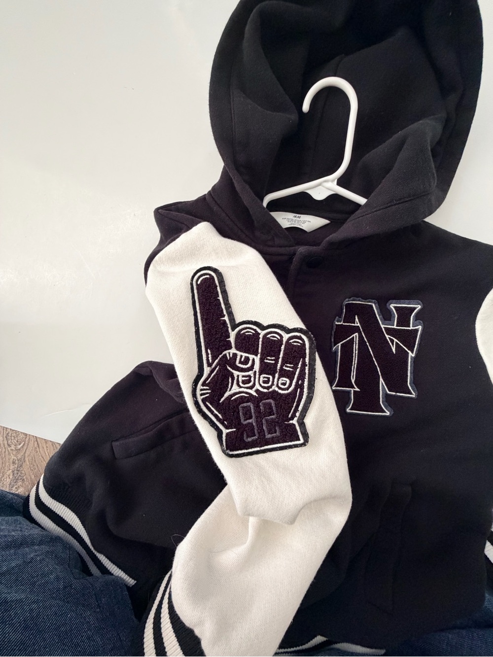 H&M Boys Printed Sweatshirt Baseball Jacket - Picture 5 of 8